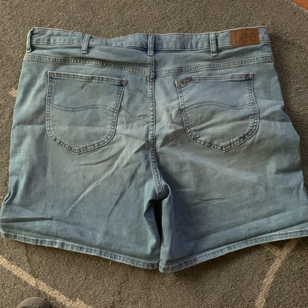 Plus size denim shorts - Picture 3 of 6